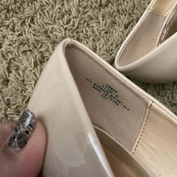 Nude heels - closet staples! 9 DSW Patent Leather - Picture 3 of 8